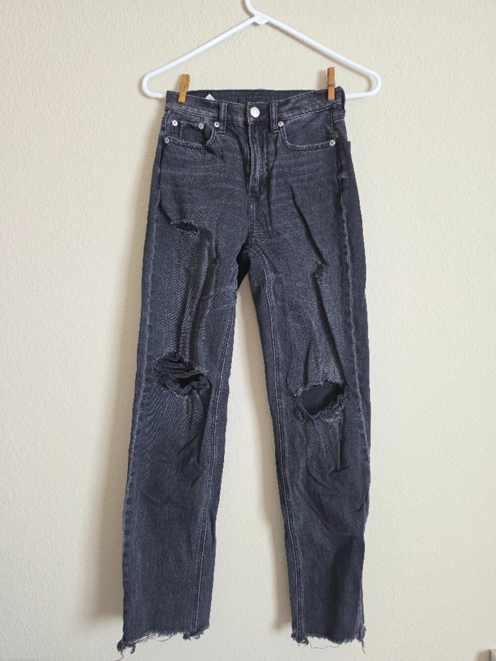 American Eagle Women's Distressed Black Jeans Size 000 Regular